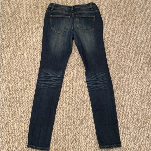 Great condition Mossimo jeans size 5. - Picture 3 of 5